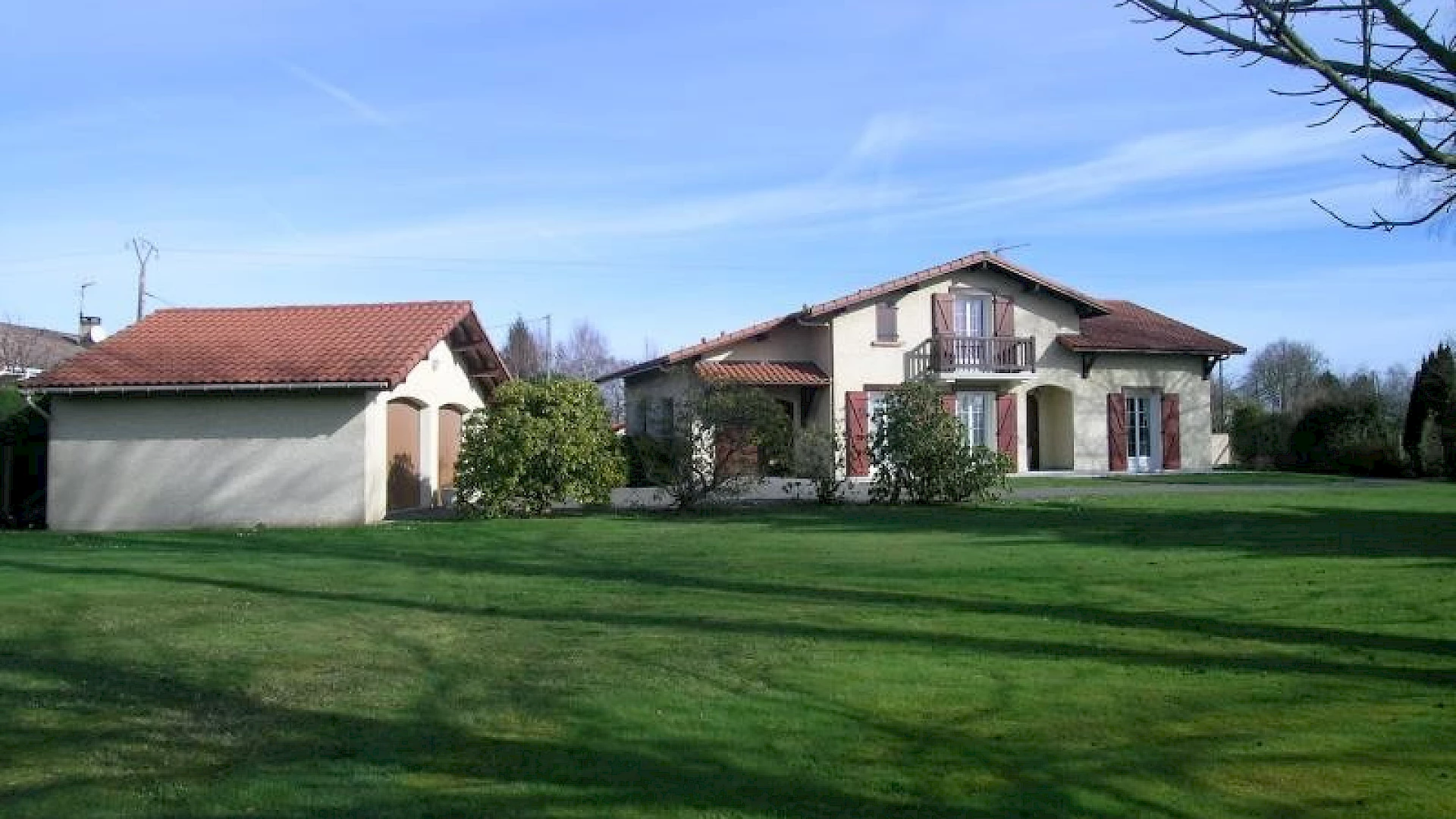 MAISON DE 171 m2 - HORSARRIEU