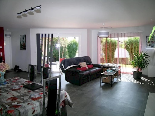 VILLA de 98 m2 Hab - PROCHE CENTRE VILLE HAGETMAU - 3