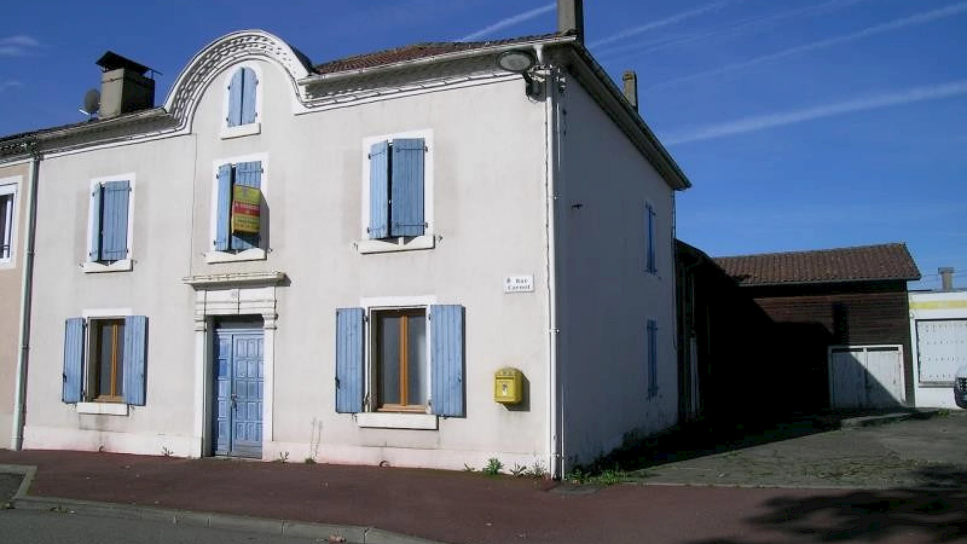 HAGETMAU CENTRE - MAISON CARACTERE à RENOVER 190 m2 Hab