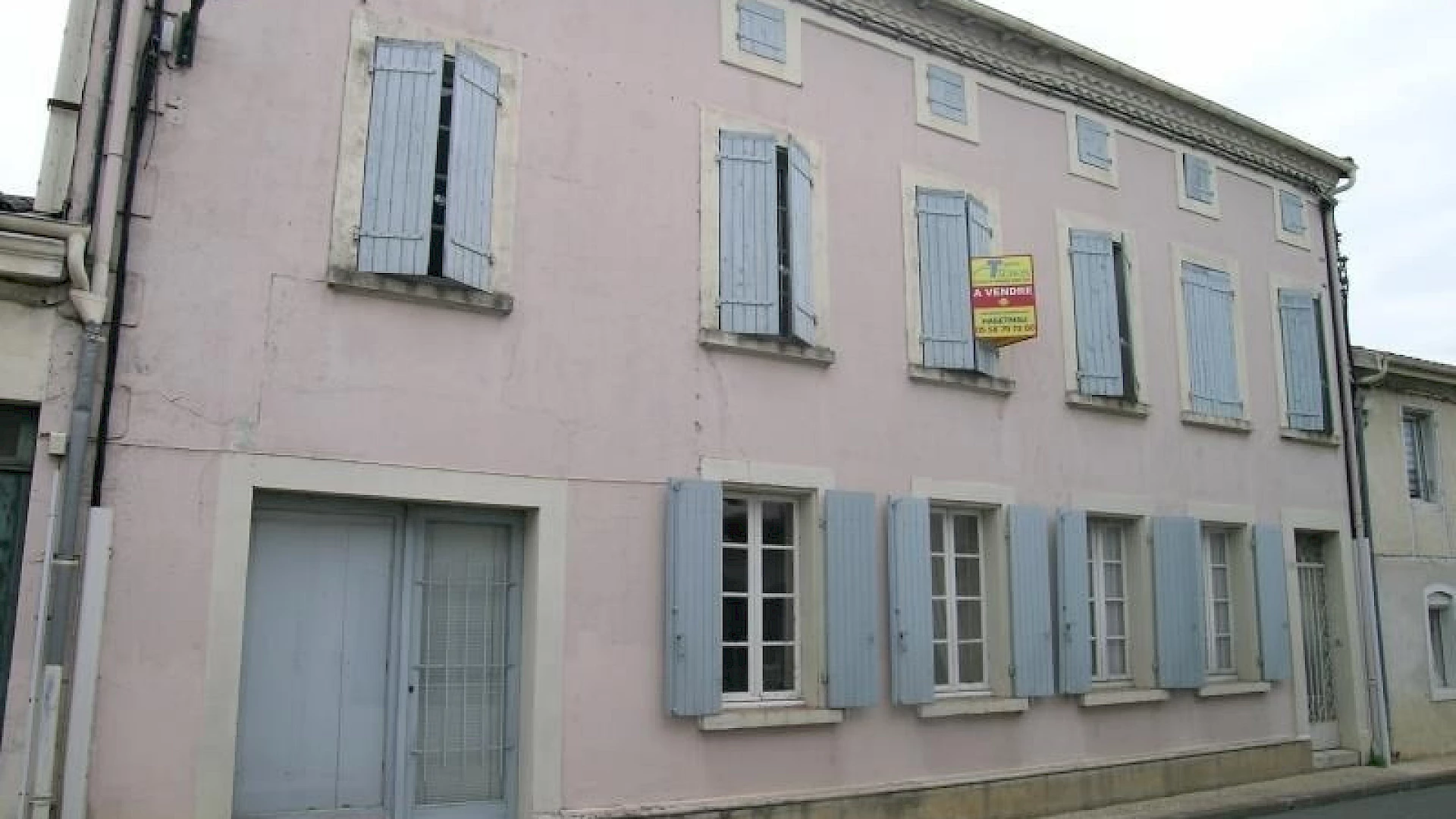 MAISON D'HABITATION Ancienne de 206 m2 Hab - CENTRE VILLE DE HAGETMAU