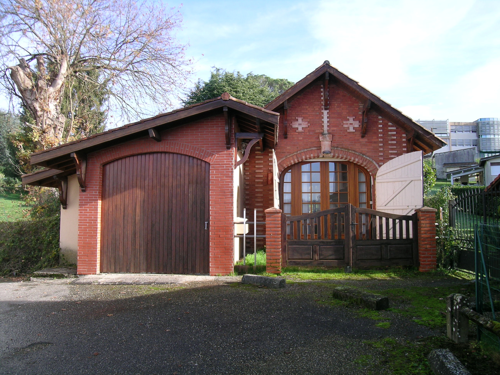 Photo 1