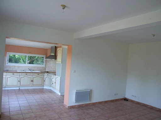 À Hagetmau, maison de 106m2 avec 3 chambres - 2
