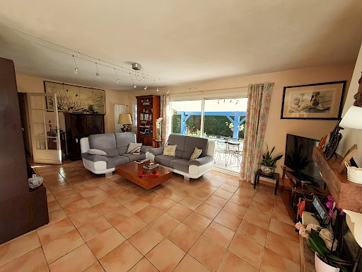 En vente pour famille avec 2 enfants à Hagetmau : maison avec terrasse