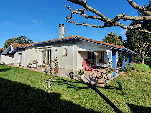 En vente pour famille avec 2 enfants à Hagetmau : maison avec terrasse