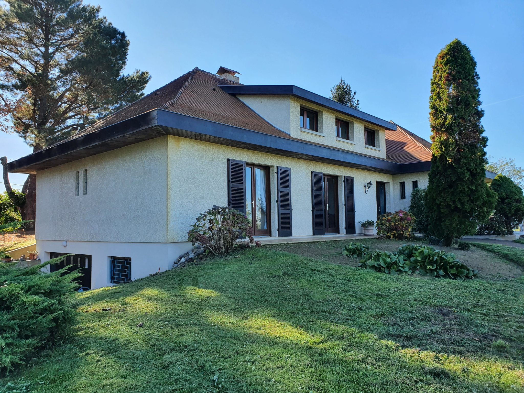MAISON D'ARCHITECTE de 219m2 à acheter