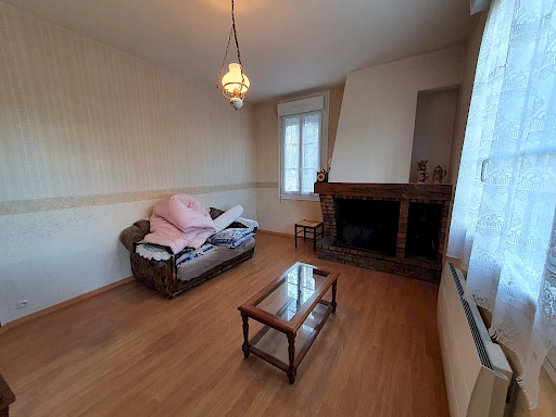 À Hagetmau, grande maison en vente avec SN AGENCE TACHON - 3