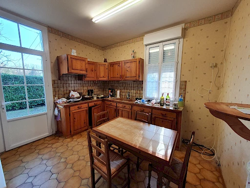 À Hagetmau, grande maison en vente avec SN AGENCE TACHON - 2