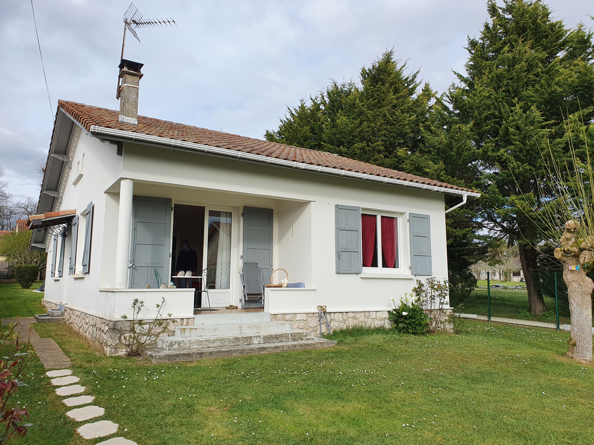 Photo 1