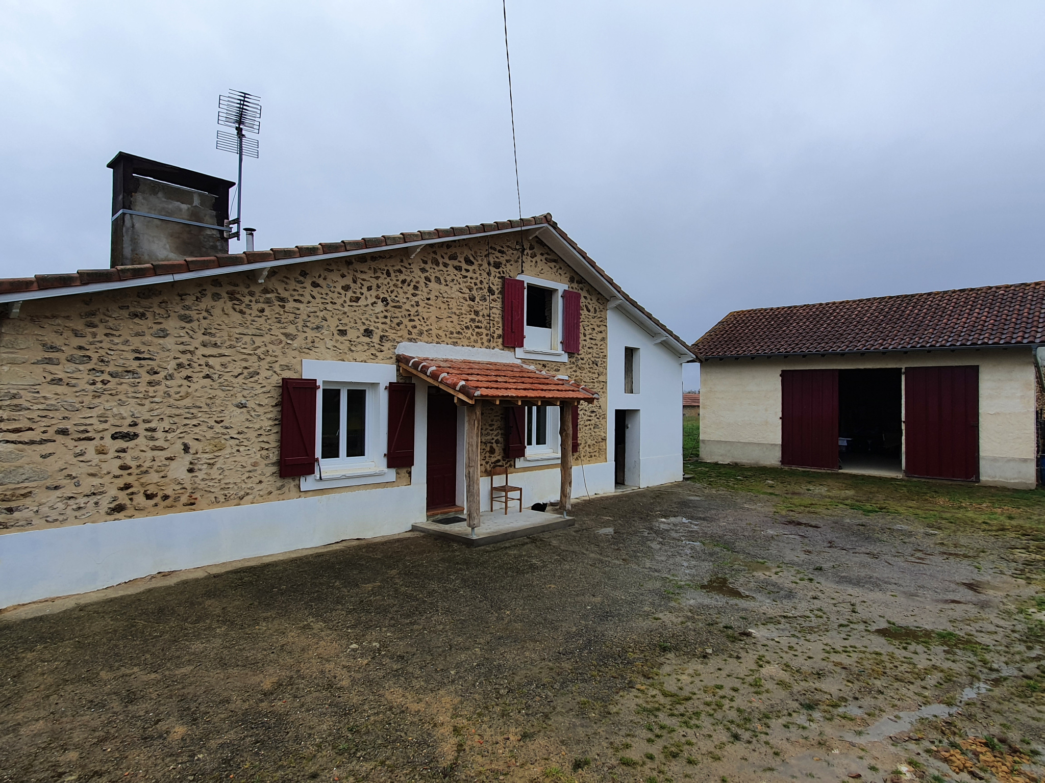 Photo 1