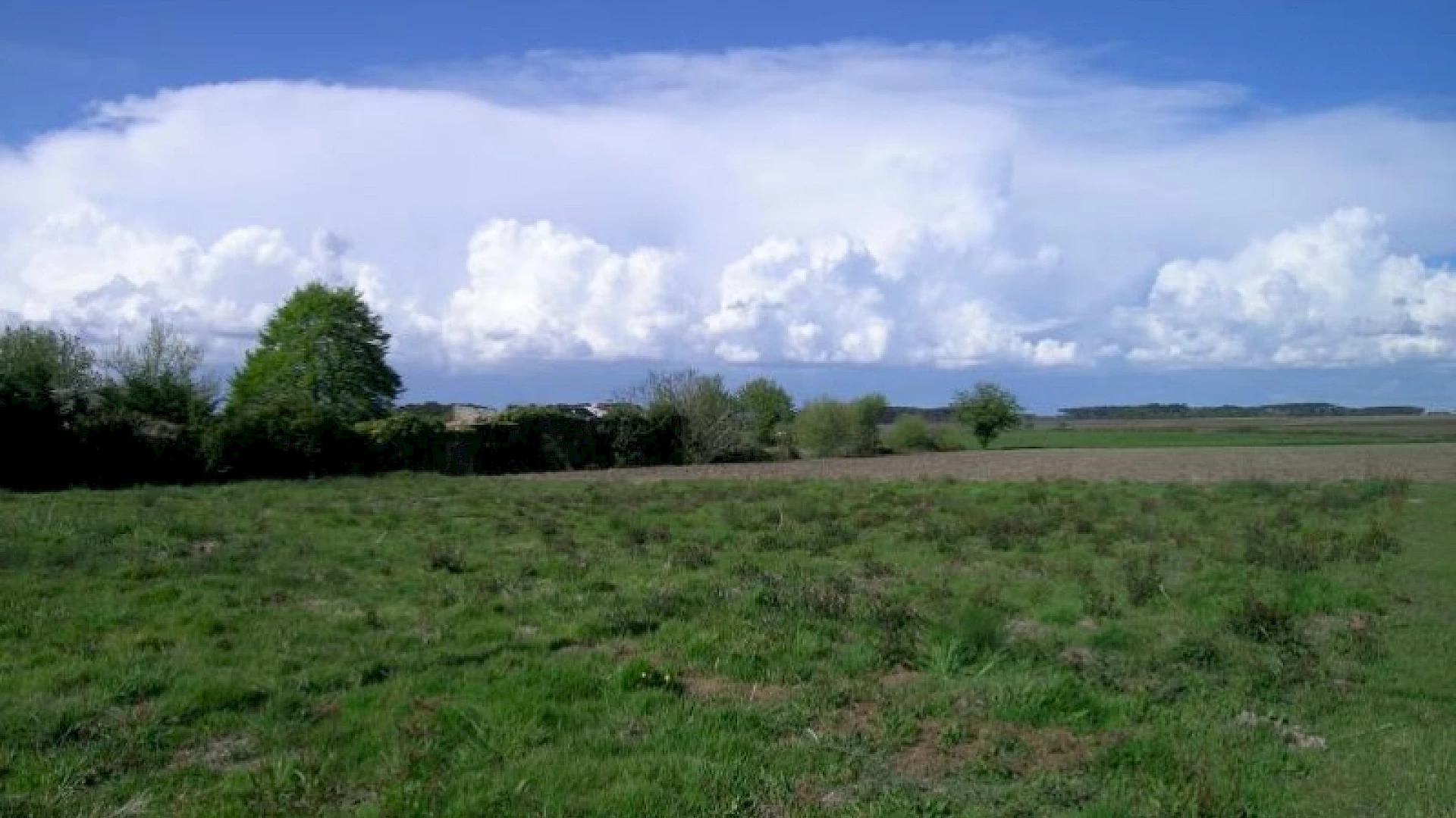 À vendre proche d'Hagetmau (40) : terrain constructible de 1072m2