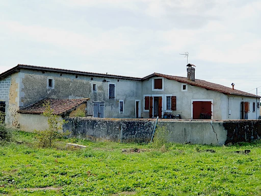 Ancienne maison d'habitation à rénover - 1