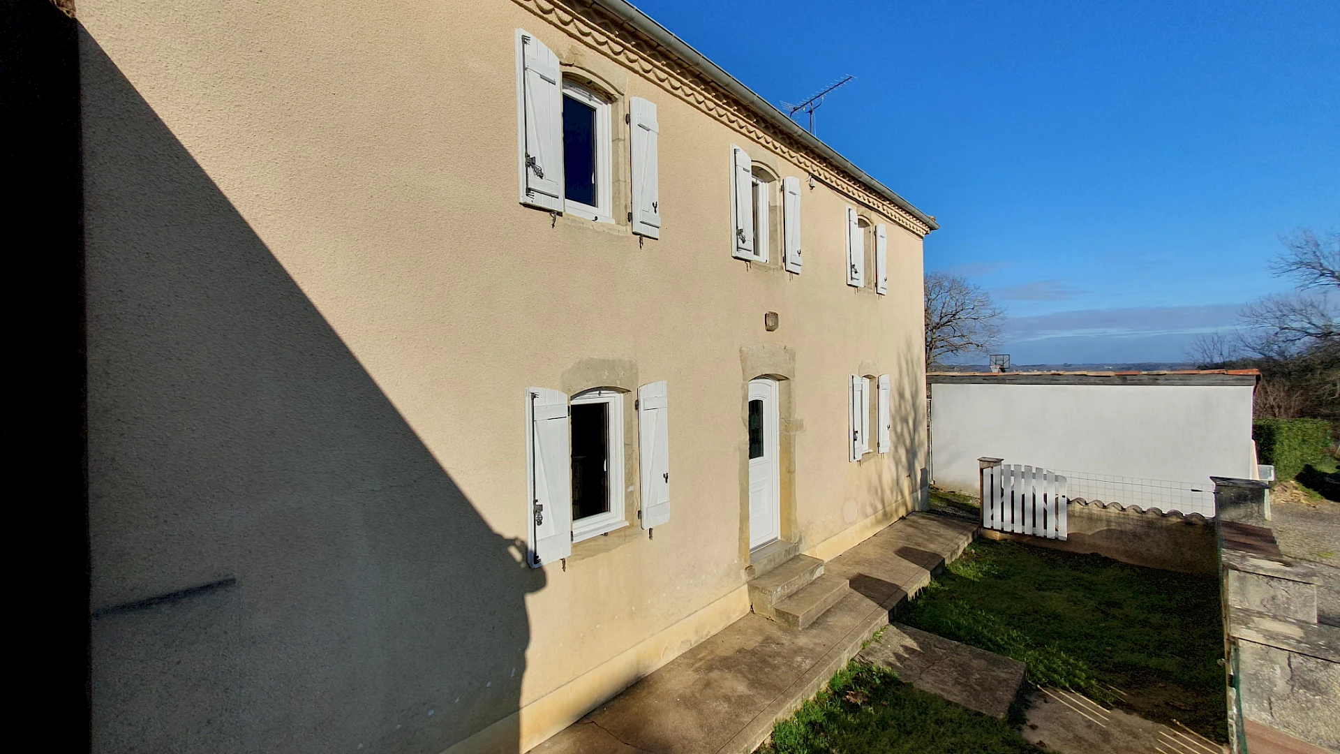 Maison de bourg en vente avec SN AGENCE TACHON