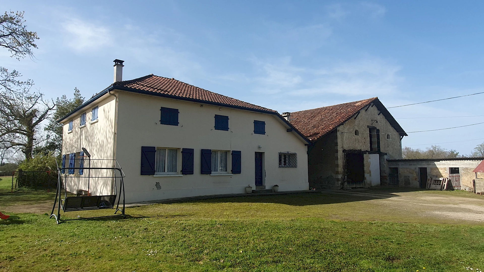 À Hagetmau, grande maison à vendre 180000 € avec 3 chambres