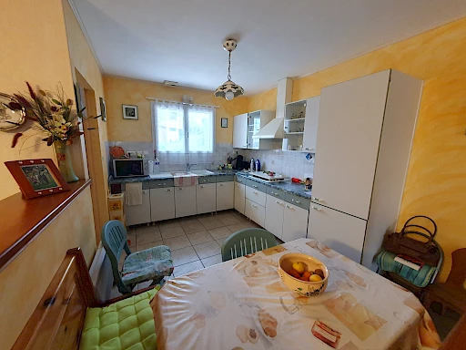 À vendre à Hagetmau : maison avec SN AGENCE TACHON - 3