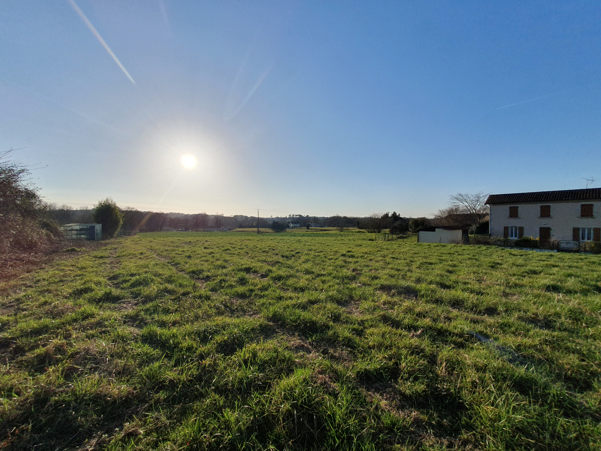 Terrain constructible de 950m2 en vente à Saint-Sever