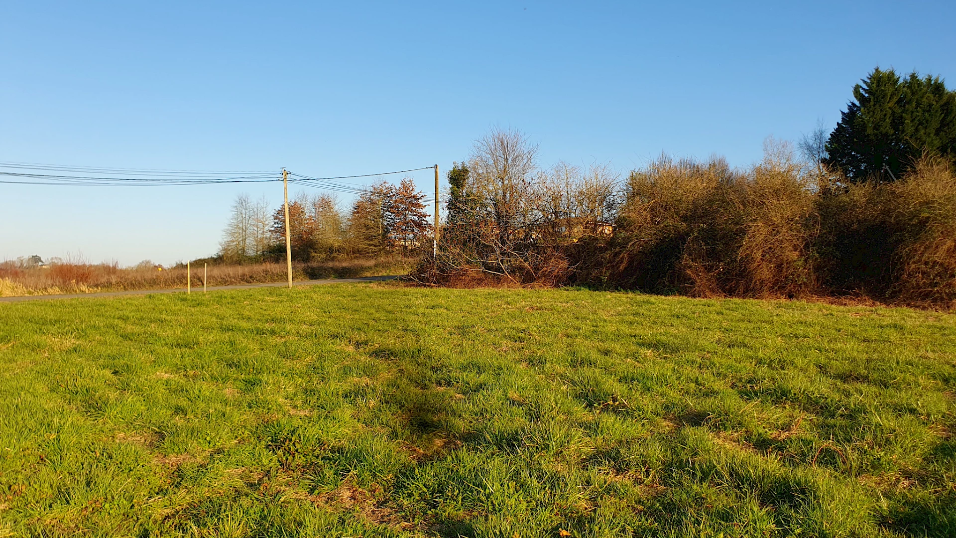 Terrain constructible de 950m2 en vente à Saint-Sever