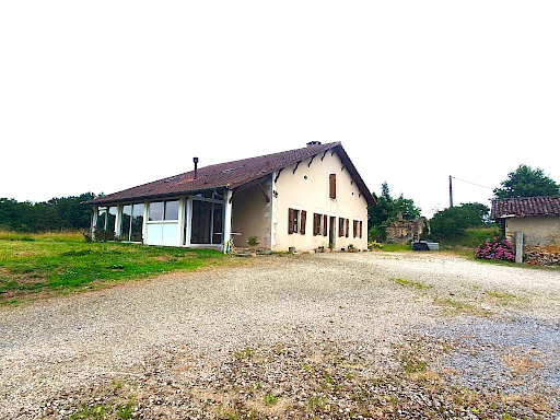 En vente à Saint-Sever : maison avec SN AGENCE TACHON - 1