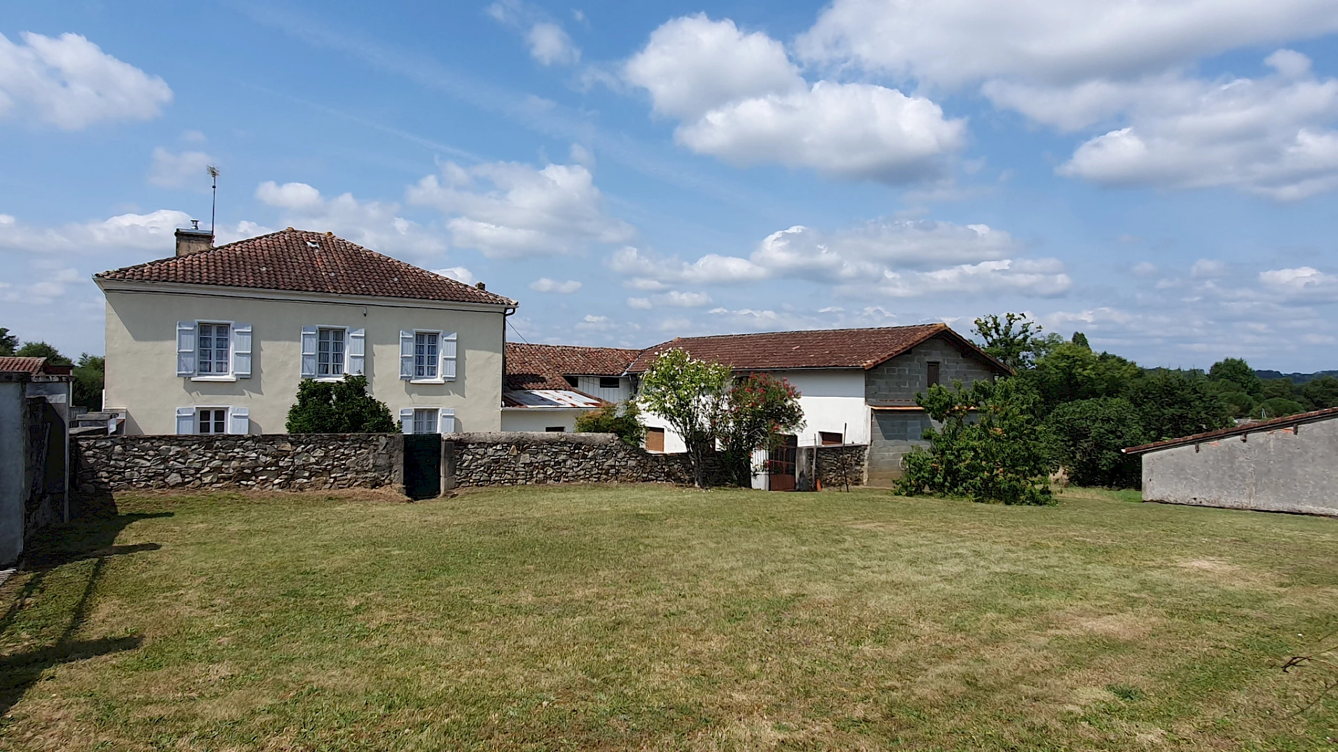 Immense maison à vendre à Coudures (40)