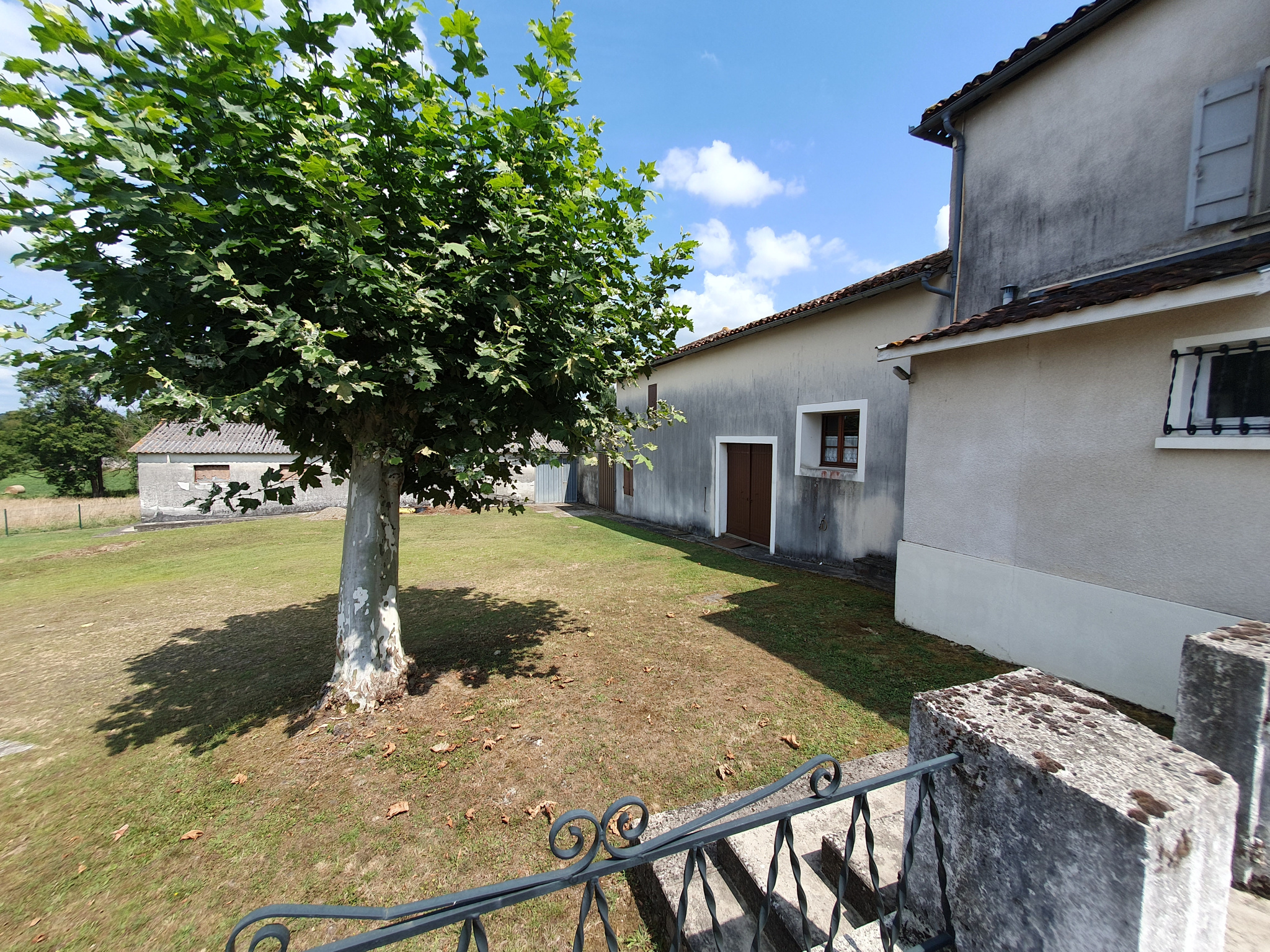 Immense maison à vendre à Coudures (40)