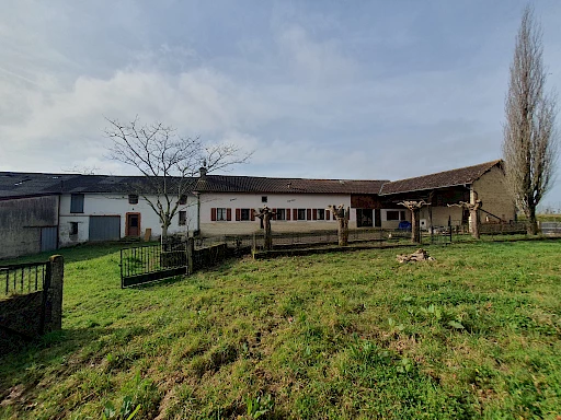 Ancien Corps de Ferme à rénover à Eugénie-Les-Bains