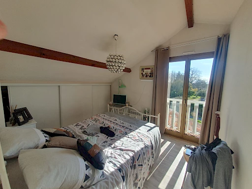 À Hagetmau, villa de 223m2 avec 9 pièces à acheter 181500 €