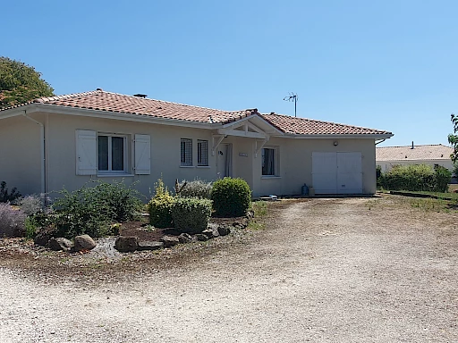 Maison à vendre avec terrasse à Hagetmau avec SN AGENCE TACHON
