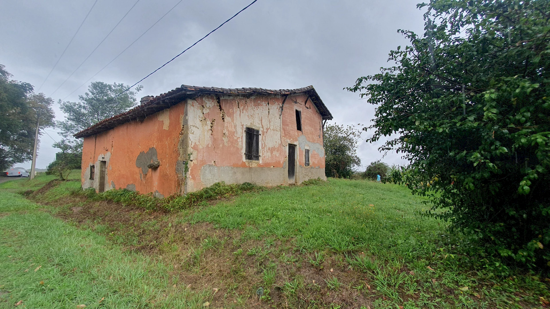 MAISON D'HABITATION à Rénover