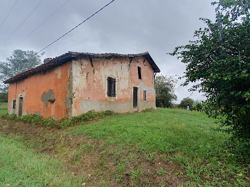 MAISON D'HABITATION à Rénover