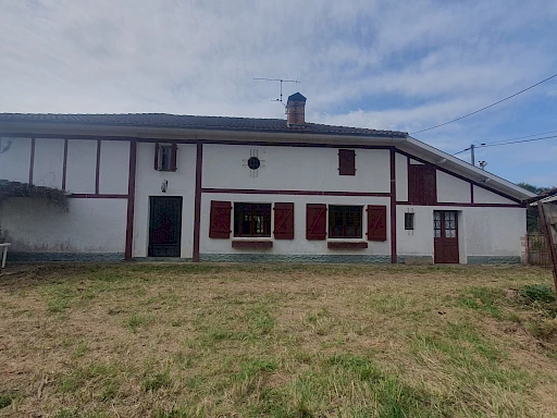 Proche de Hagetmau : maison avec 6 pièces à vendre