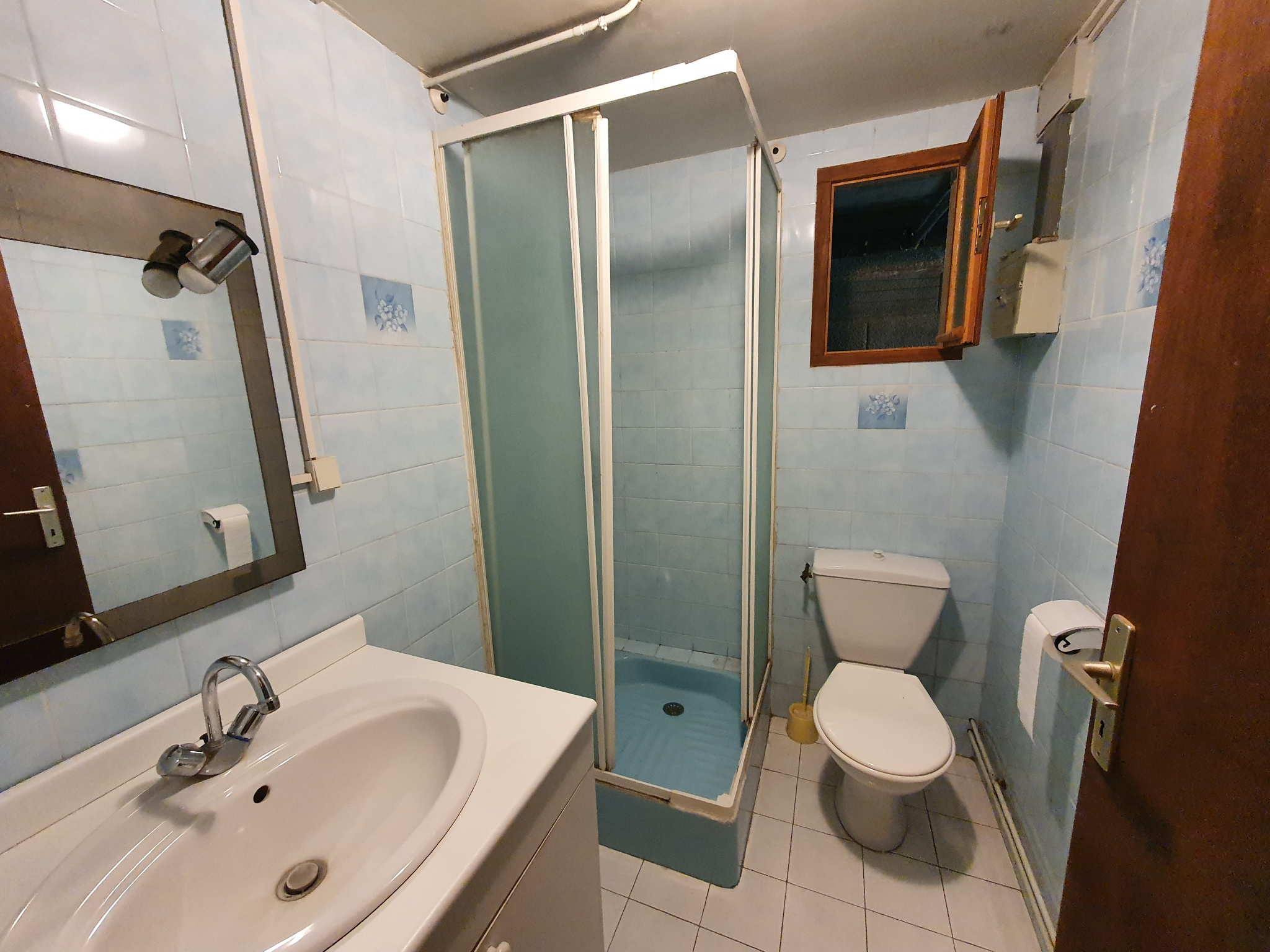 À Hagetmau, Maison d'habitation de 6 pièces