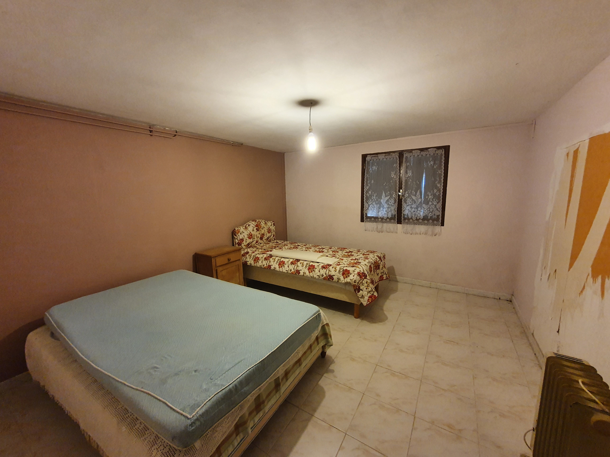 À Hagetmau, Maison d'habitation de 6 pièces