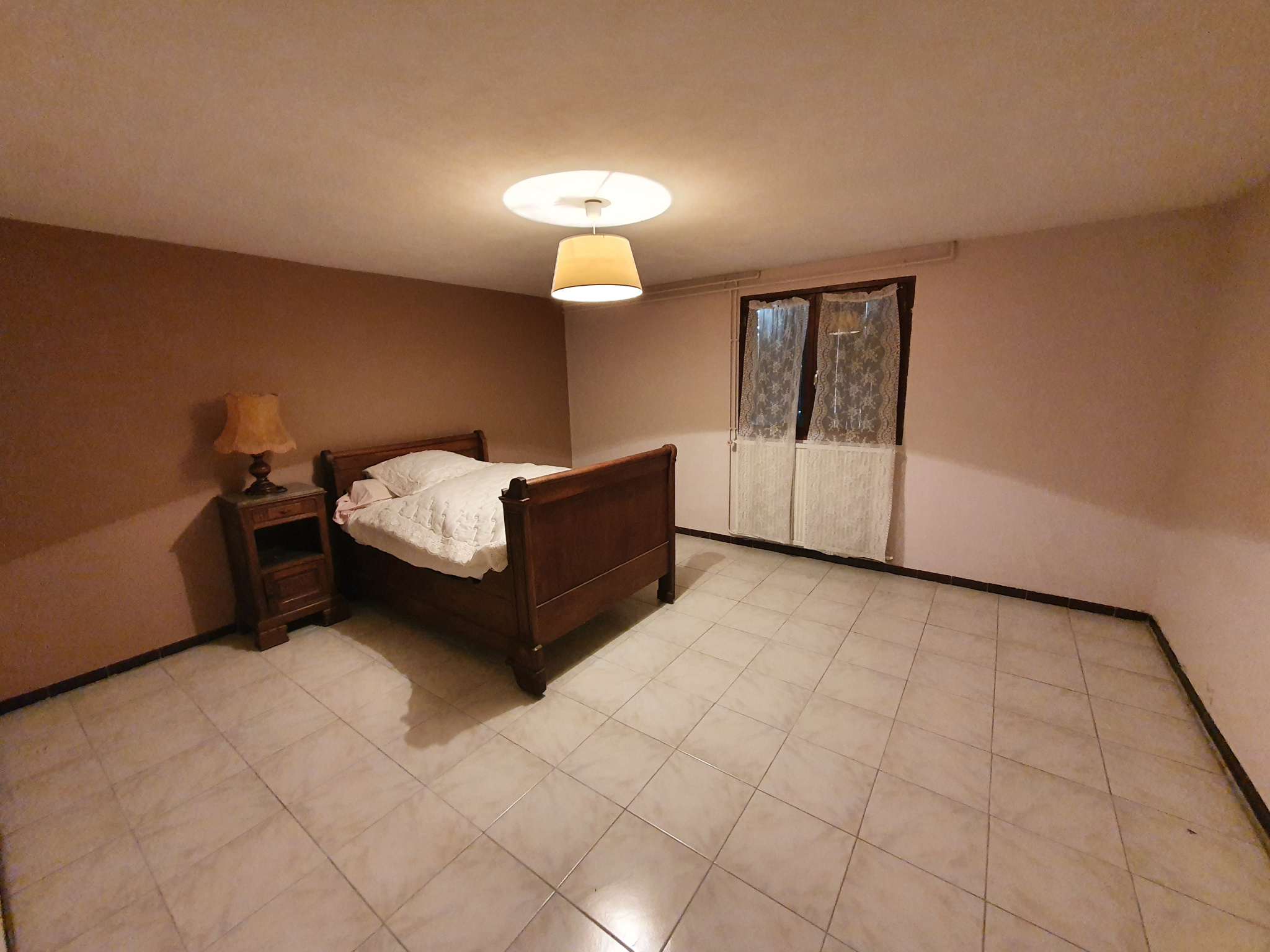 À Hagetmau, Maison d'habitation de 6 pièces