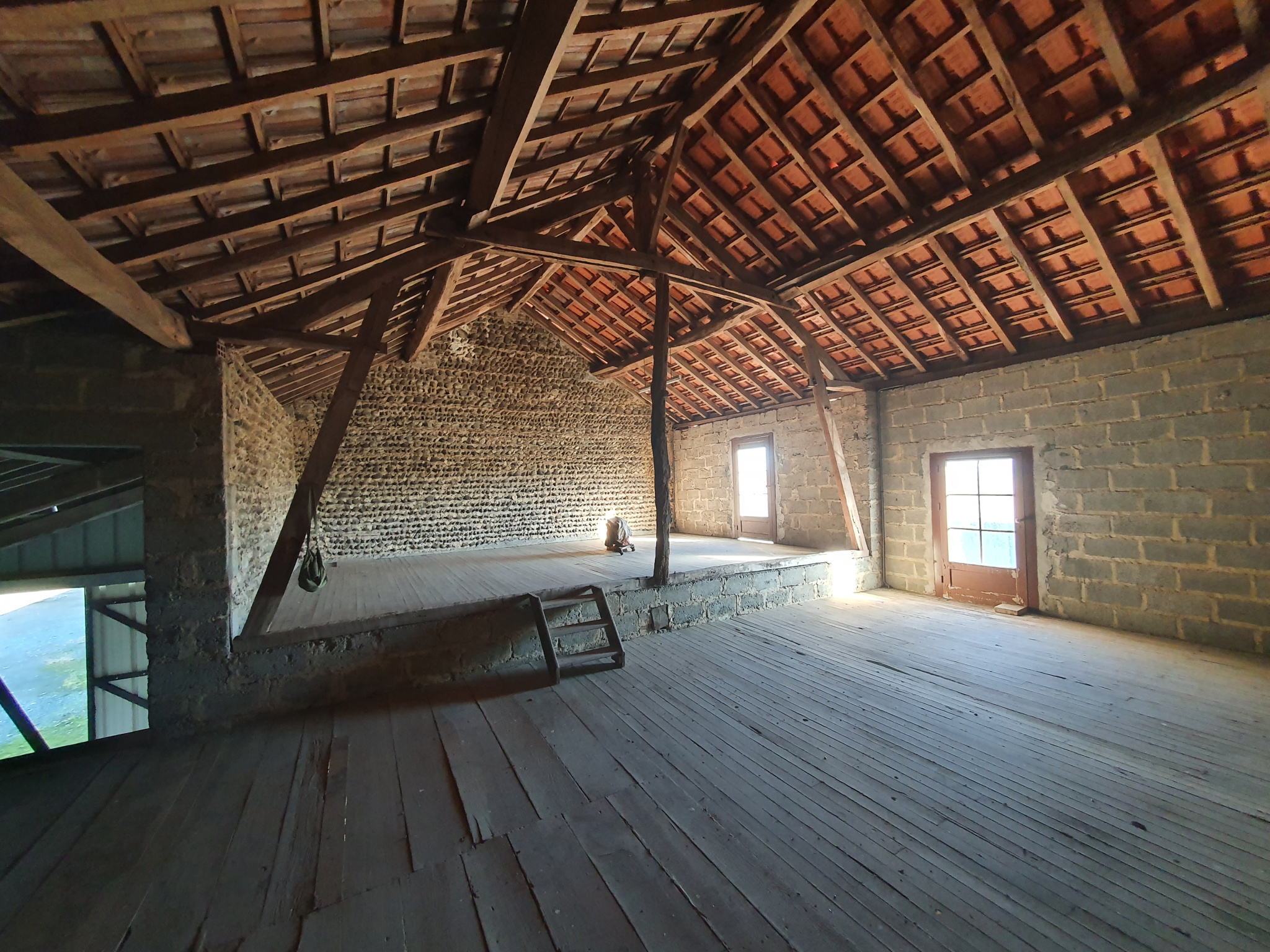 Entre ARZACQ et SAMADET, Ancien Corps de ferme avec dépendances
