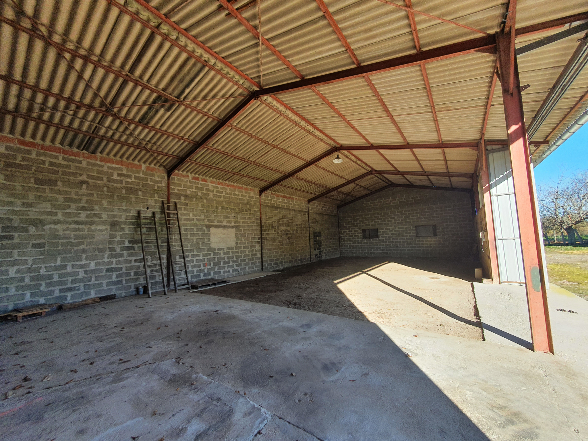 Entre ARZACQ et SAMADET, Ancien Corps de ferme avec dépendances