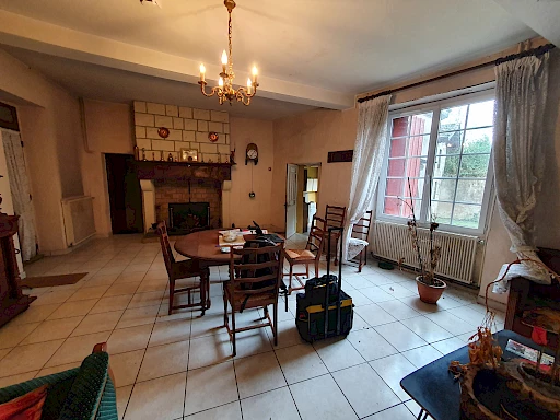 Mugron : immense maison de ville à acheter 96000 €