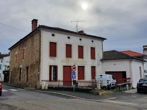 Mugron : immense maison de ville à acheter 96000 €