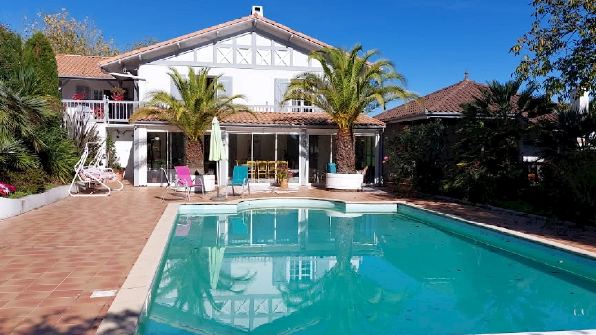 À vendre à Hagetmau (40) : immense maison avec 9 pièces