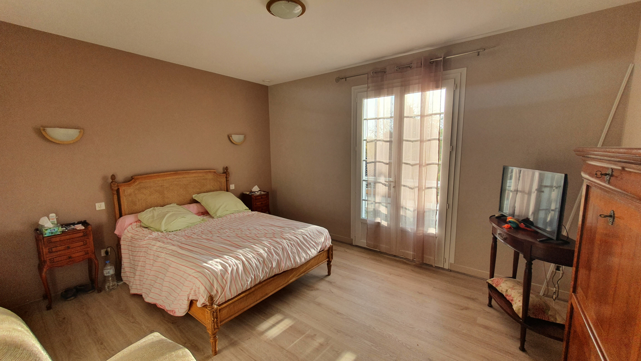 À vendre à Hagetmau (40) : immense maison avec 9 pièces