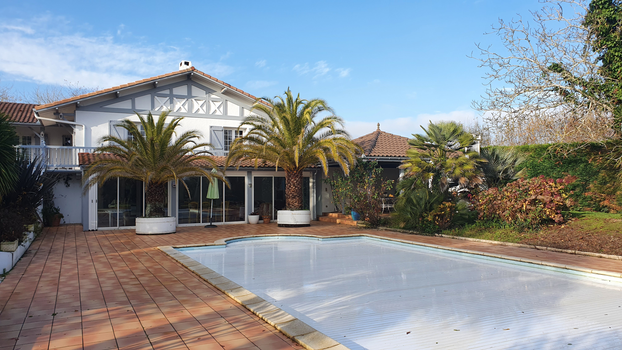 À vendre à Hagetmau (40) : immense maison avec 9 pièces