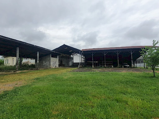 BATIMENT 500 m2