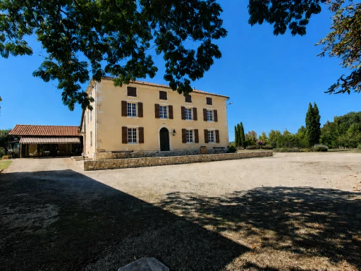 Immense maison à acheter à Lacrabe (40) avec SN AGENCE TACHON